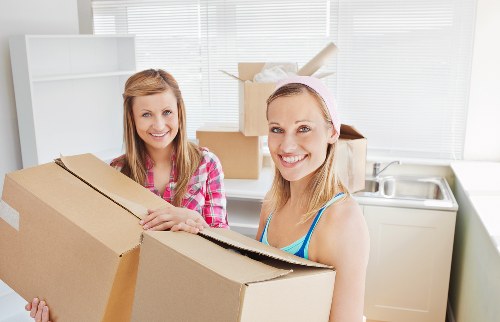 Long-term selfstorage Ealing for seasonal and business items